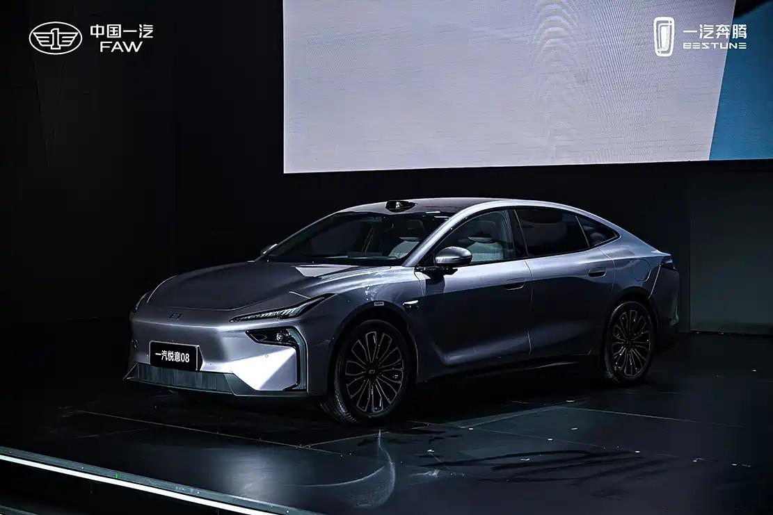 一汽奔腾悦意08最新官图发布  近日，一汽奔腾正式发布了旗下全新旗舰轿车——奔腾