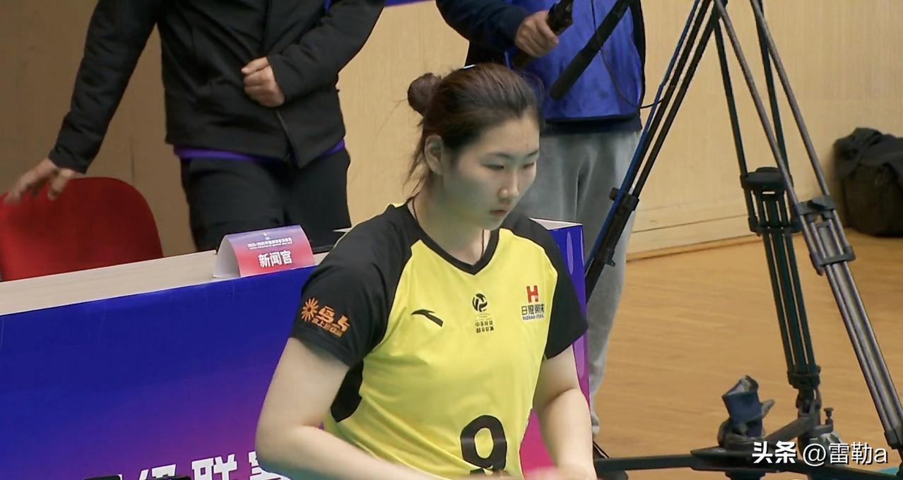 女排季军战首回合｜李晨瑄出彩助力山东女排3：1战胜天津

天津又输山东，今年排超