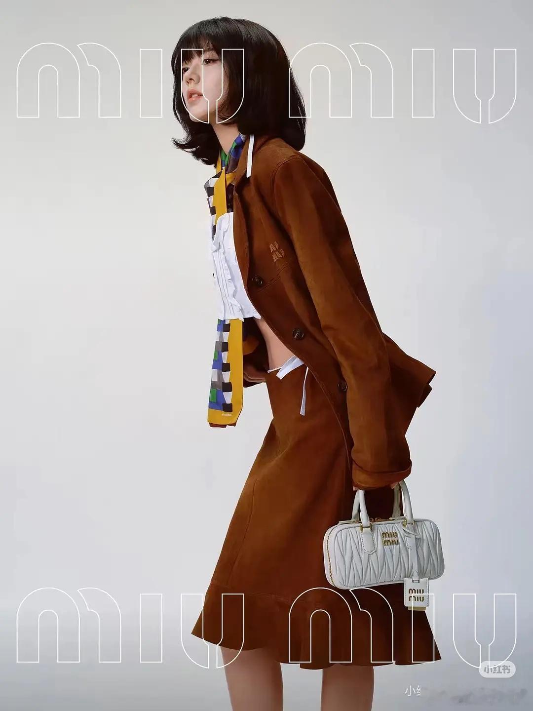 赵今麦miumiu新宣传照来了所以是能拍好的，在这欲扬先抑呢算了其实也就前两张还