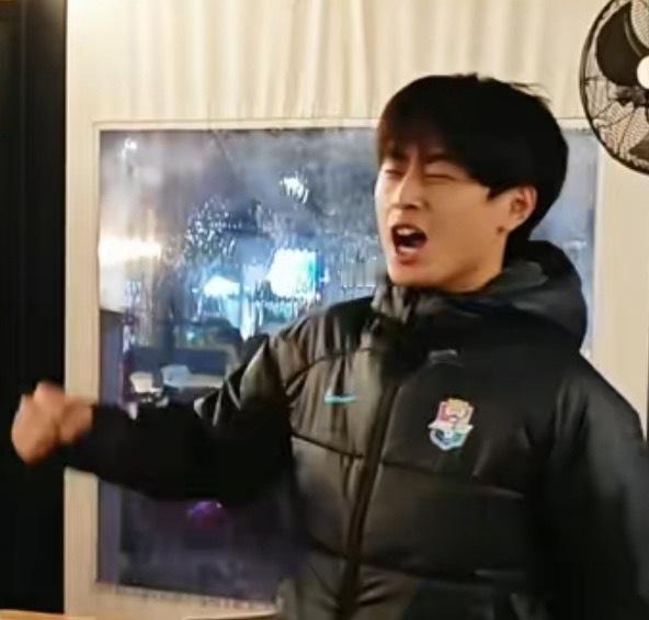 【你怎么知道我🐯氛围这么好】很高兴有这样一个没心没肺的主队😌就这样快乐下去?