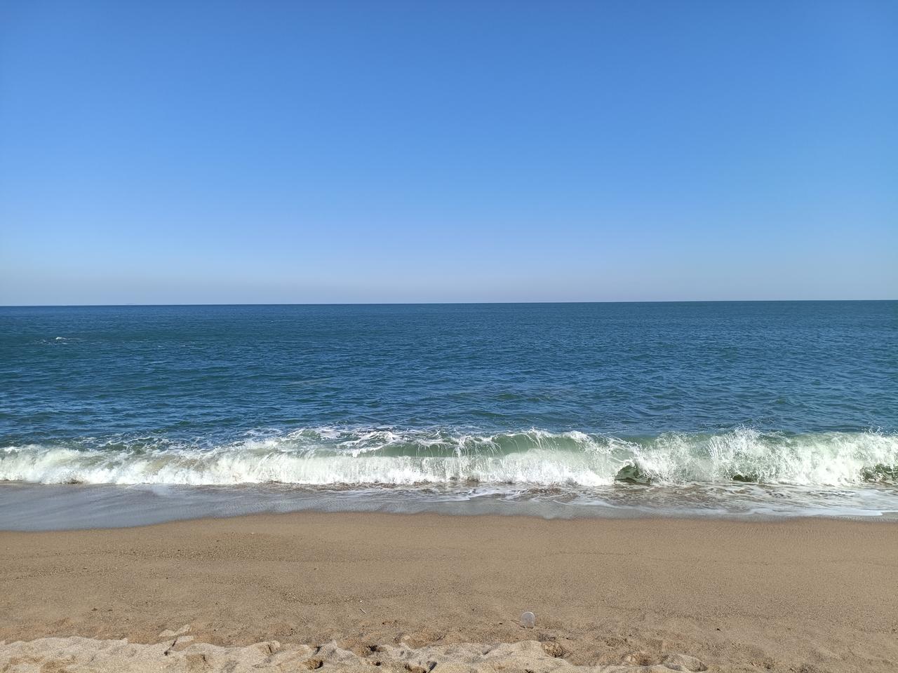 如今社会的女性早已不是从前那种依附男性、三从四德，甚至不工作过手心朝上的日子。