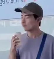 郭麒麟近日因拍摄新剧暴瘦后现身机场，身形变化巨大，引发热议。
8月19日或20日