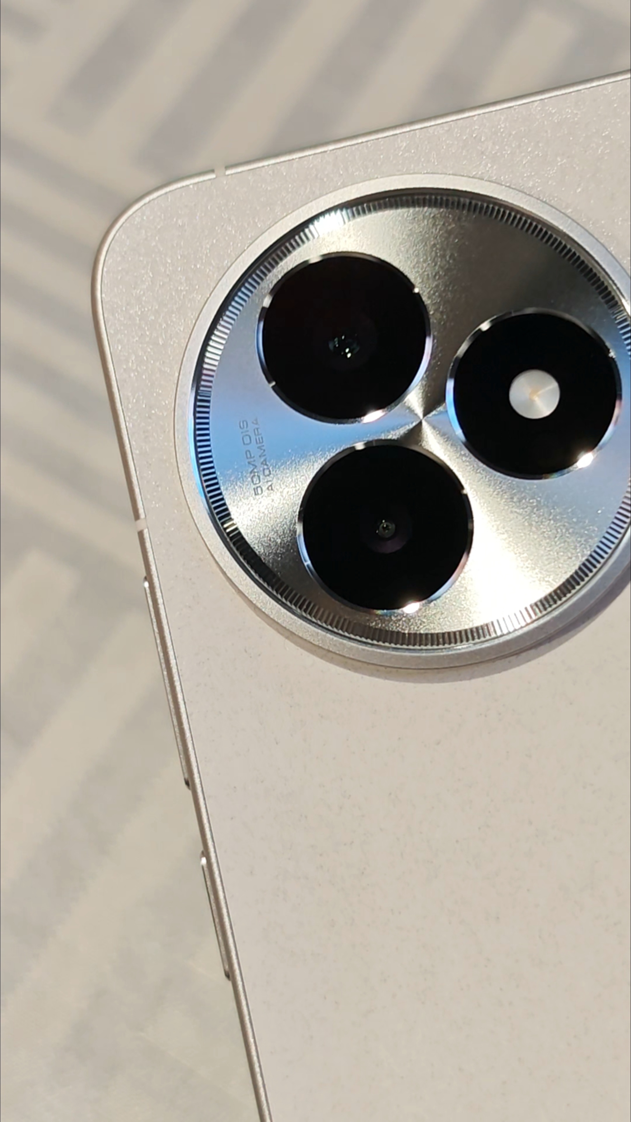 K80至尊版 这个相机Deco怎样？[笑而不语][笑而不语]REDMI双K魔王亮