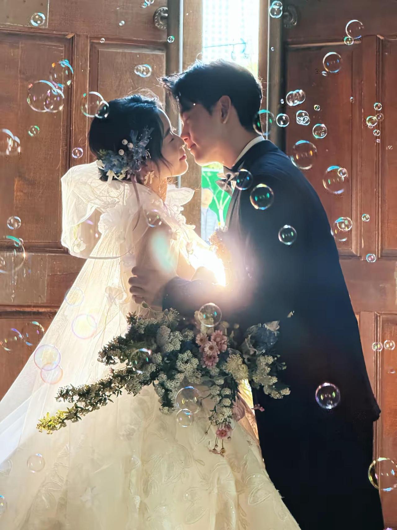 那一天那一刻那个场景 你出现在我的生命。婚纱照 幸福感