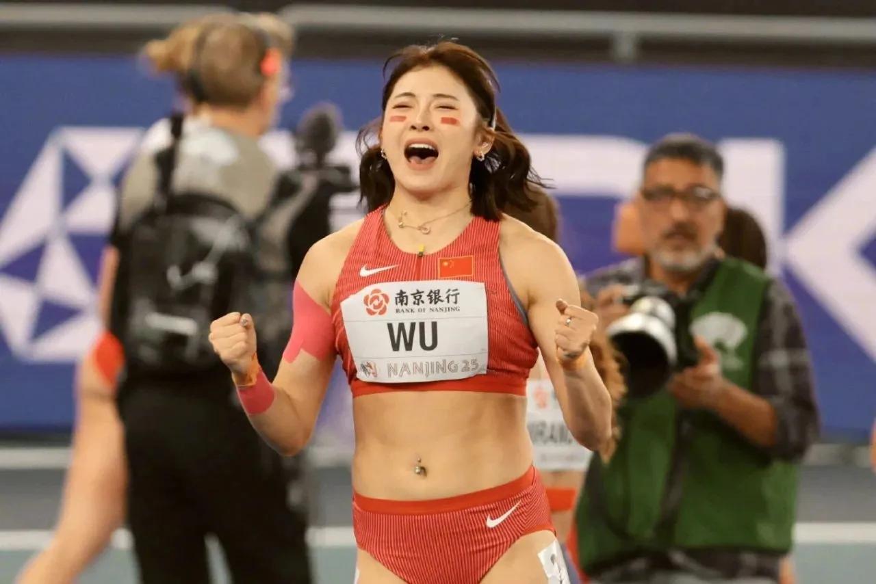 全新的吴艳妮。
吴艳妮又上新台阶，在上海举行的国际田径赛，吴艳妮带伤出战，并跑出