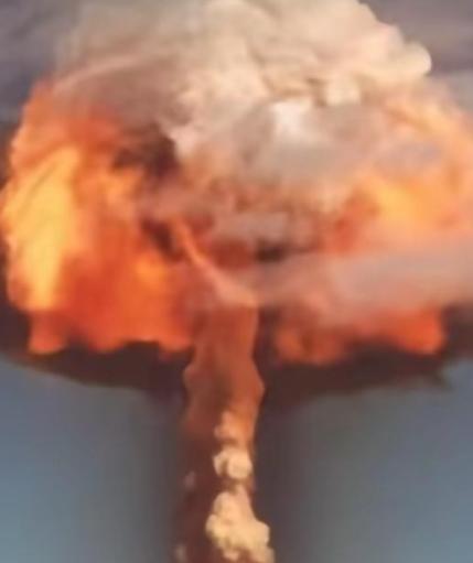 一旦中国动用“核武器”对日本本土实施打击，那么等着中国的将会是来自于半数幸存日本