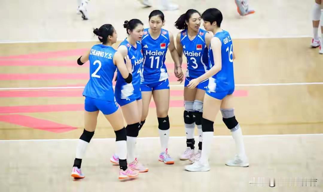 中国女排3比1逆转波兰，队员表现评分：
庄宇珊 10分
李晨瑄 8.5分
董禹含