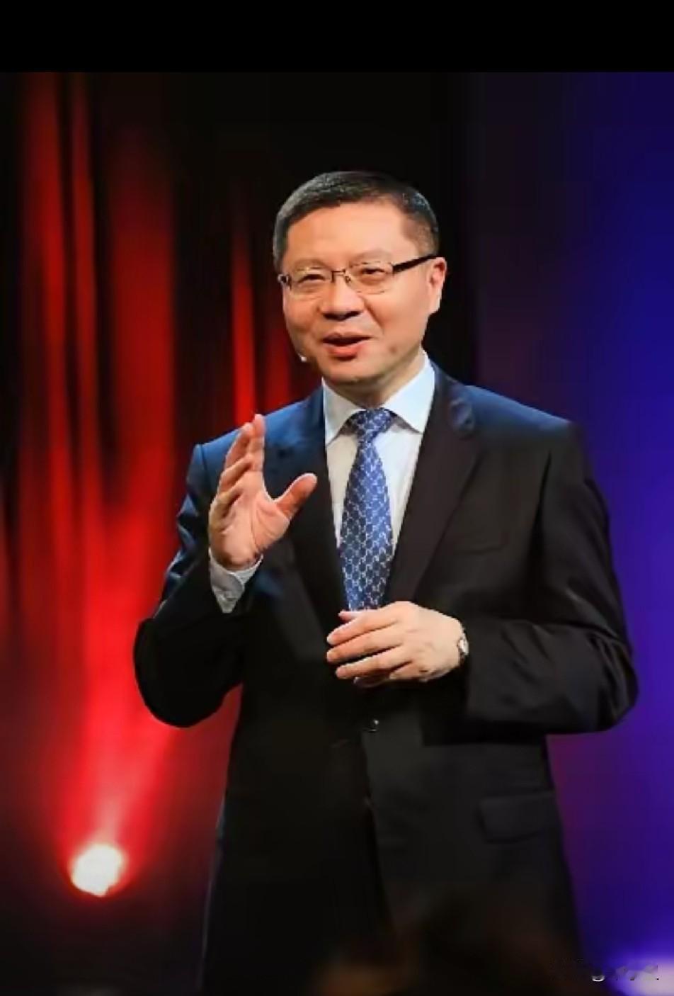 张维为新观点：俄罗斯越打越富，张维为还说，俄罗斯只用一招就废了美元看懂俄罗斯 莫