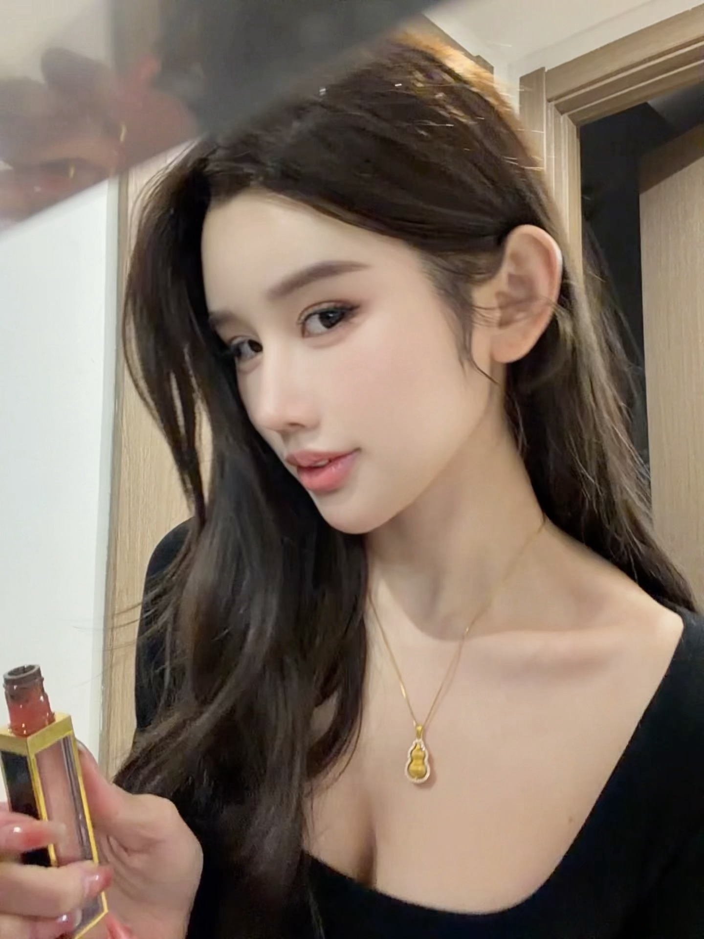 很久都没穿修身的衣服啦～咔咔几张叭日常分享OOTD 