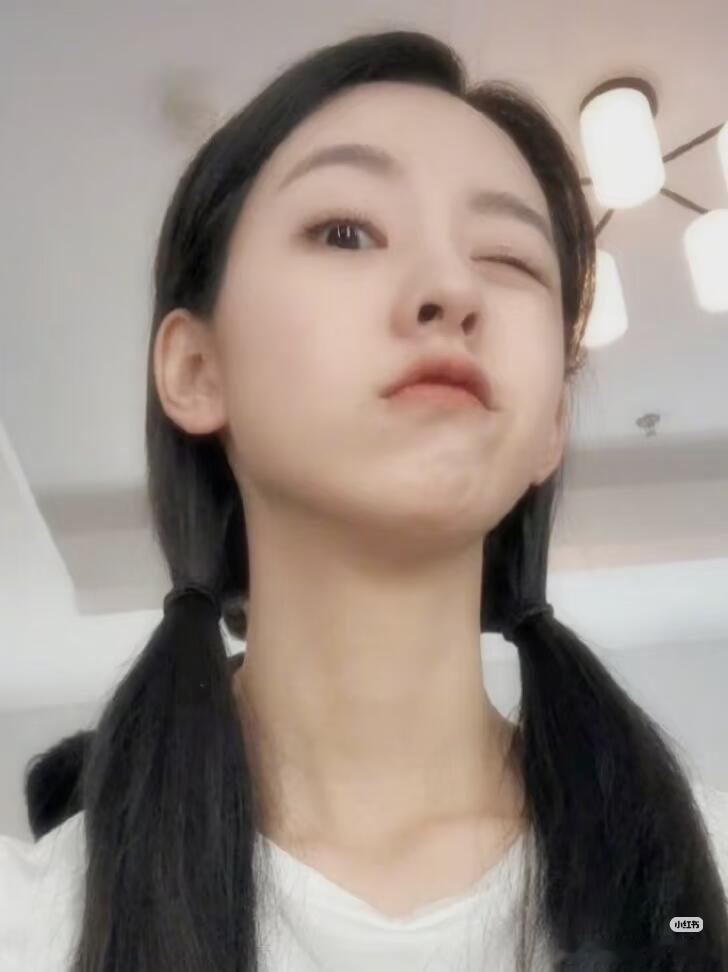 你没见过的早期超萌兔子妹陈都灵‖陈都灵