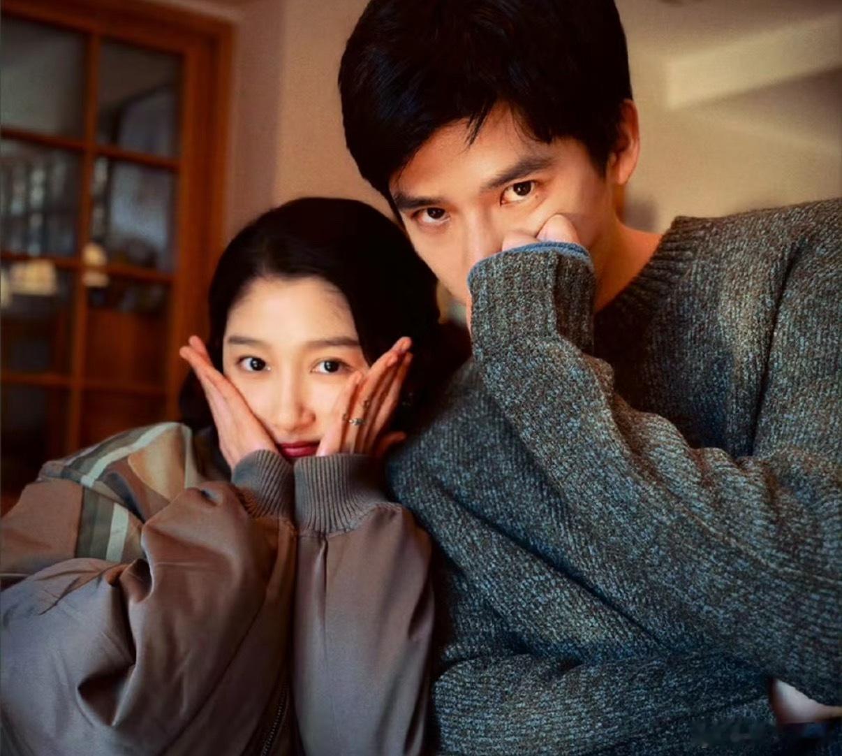 司晓迪曝关晓彤王安宇在一起了不是，一大早起来这么炸裂的吗？他俩在一起了？！！不敢