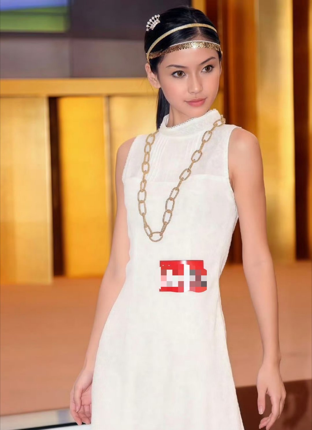 奔跑吧1417岁的Angelababy 网友扒到17岁Angelababy的美照