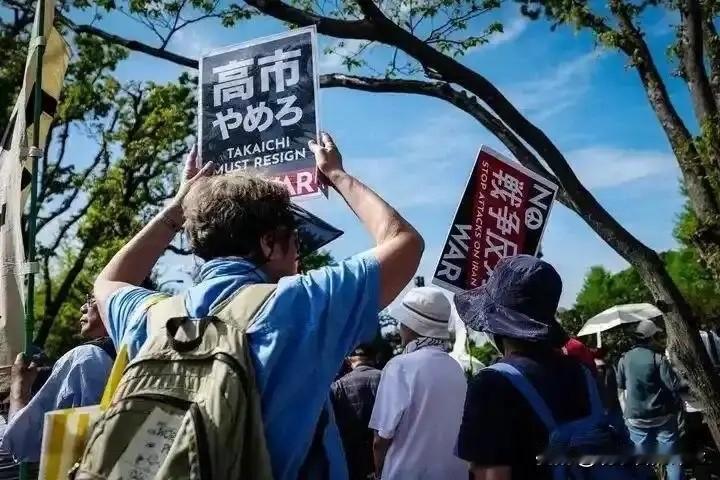 高市要恢复日本军队二战时期的军衔称谓，是极具挑衅意味的动作。

日本为什么要这样
