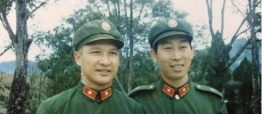 47军军长钱树根来到139师驻地华阴市视察，工作结束后，他穿常服去逛华山，在华山