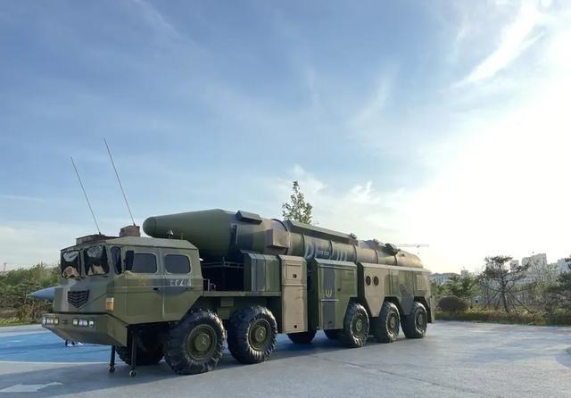 得导弹者得天下！多维度对比中国导弹优劣势： 中国 (主力型号) 美国 (主力型号