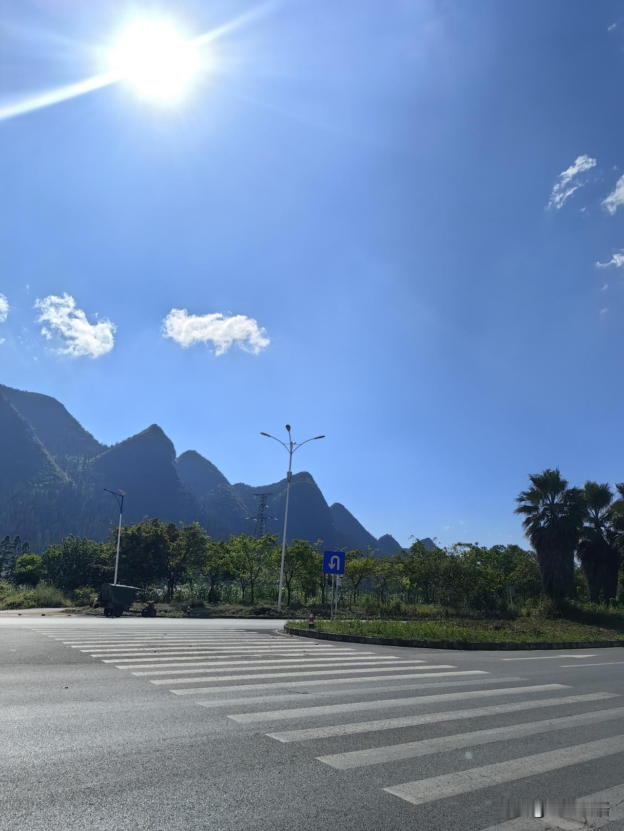 一位教育专家说：
“告诉你一个不能接受的秘密，你人生中最幸福的时候，就是有时间陪