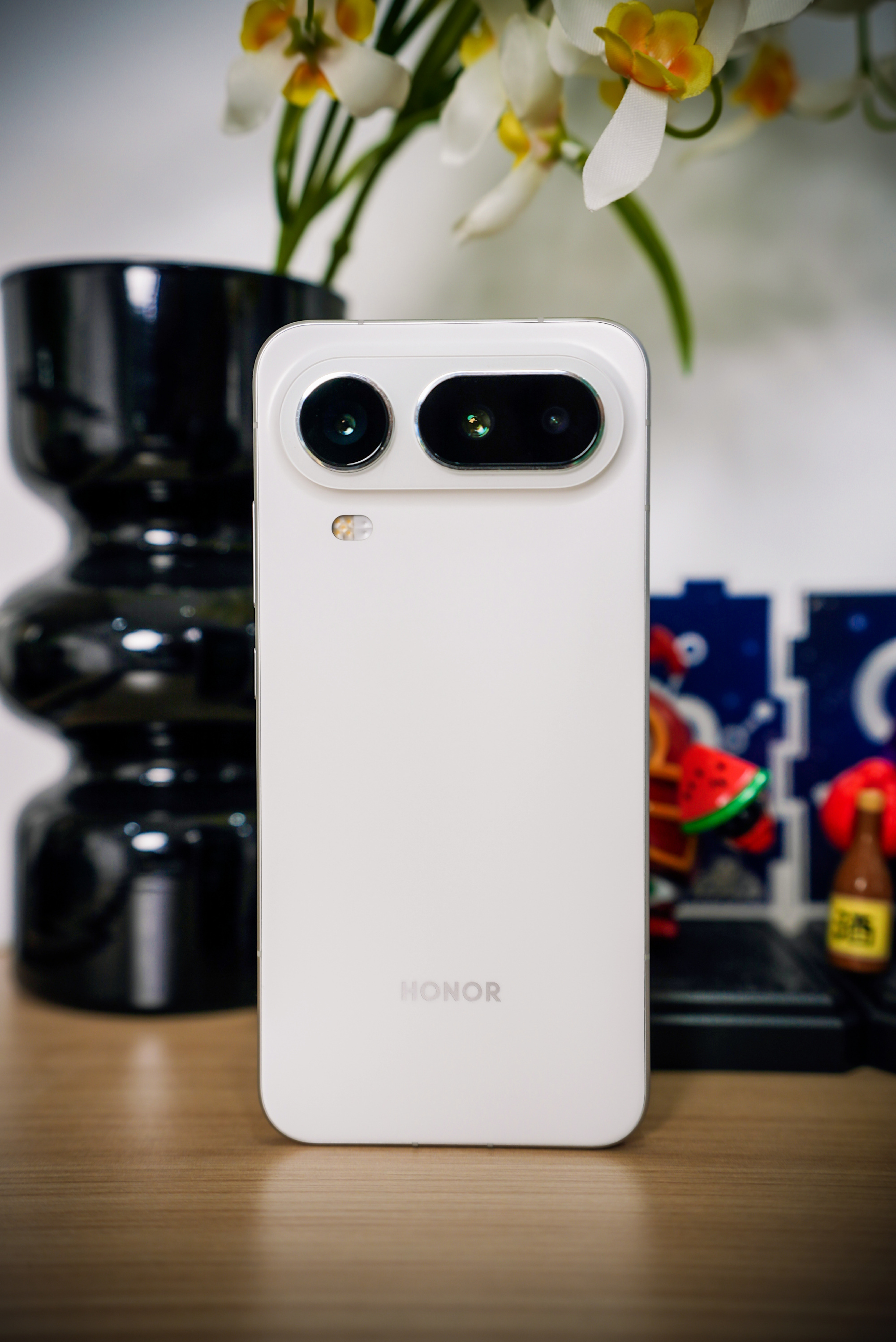 用了一段时间荣耀Magic8 Pro Air，说几点真实感受。白色确实好看，磨砂