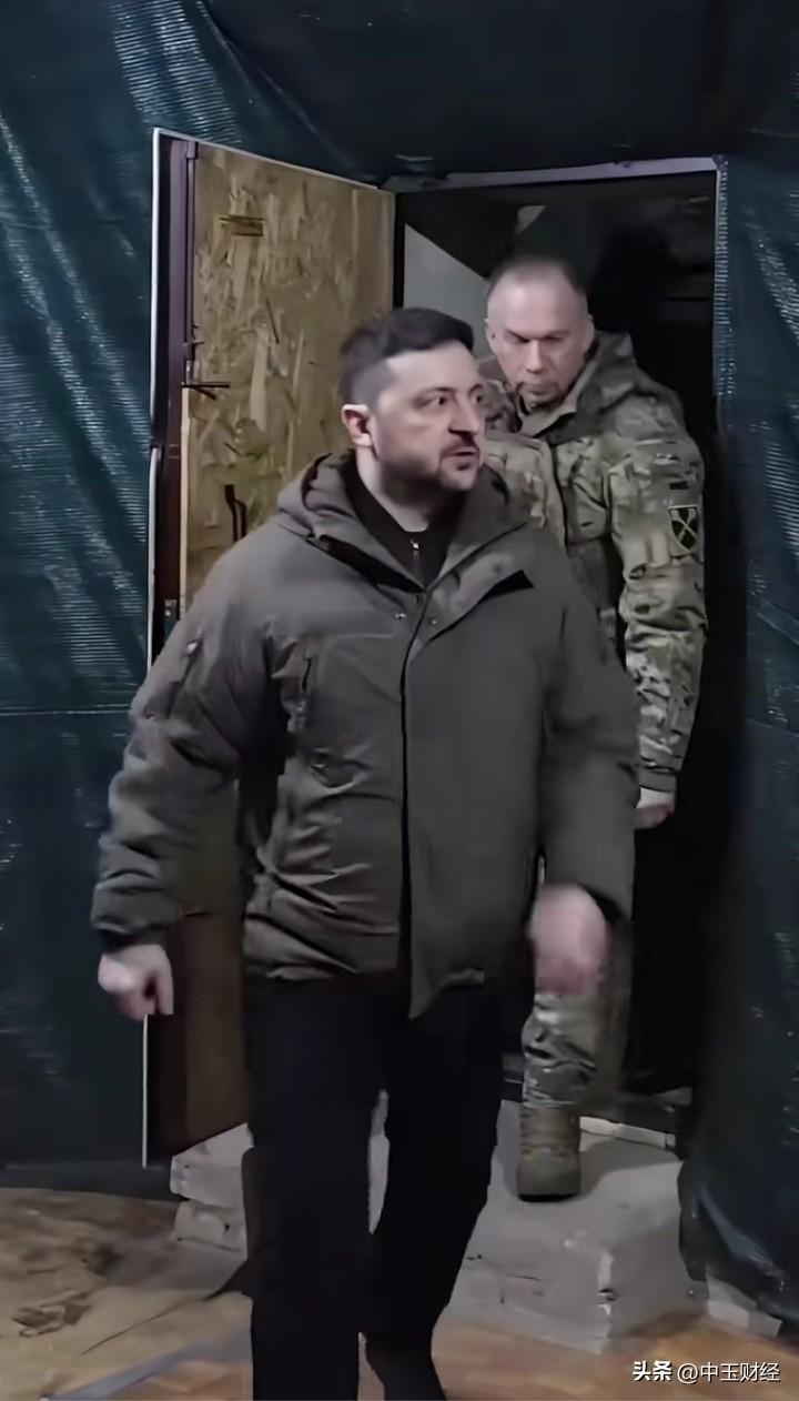 泽连斯基与瑟尔斯基分别宣称，在近一个月里，乌克兰收复了435万平方公里的土地，俄