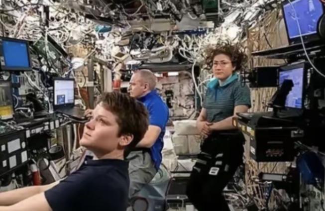 为什么大家都不提中国空间站了？因为没脸提，跟国际空间站差距太大！中国空间站可不是