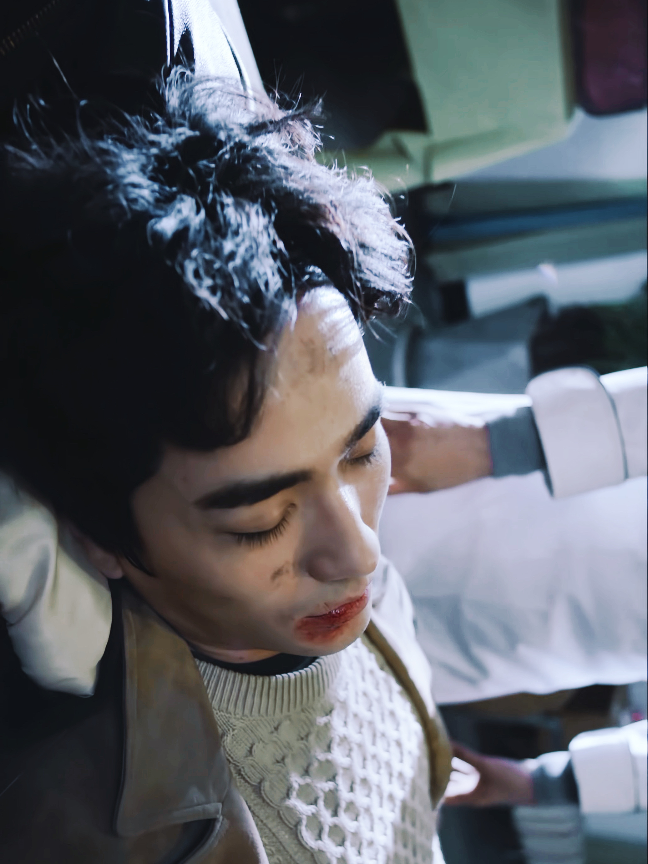 朱一龙朱一龙吴邪 对不起我在舔睫毛 