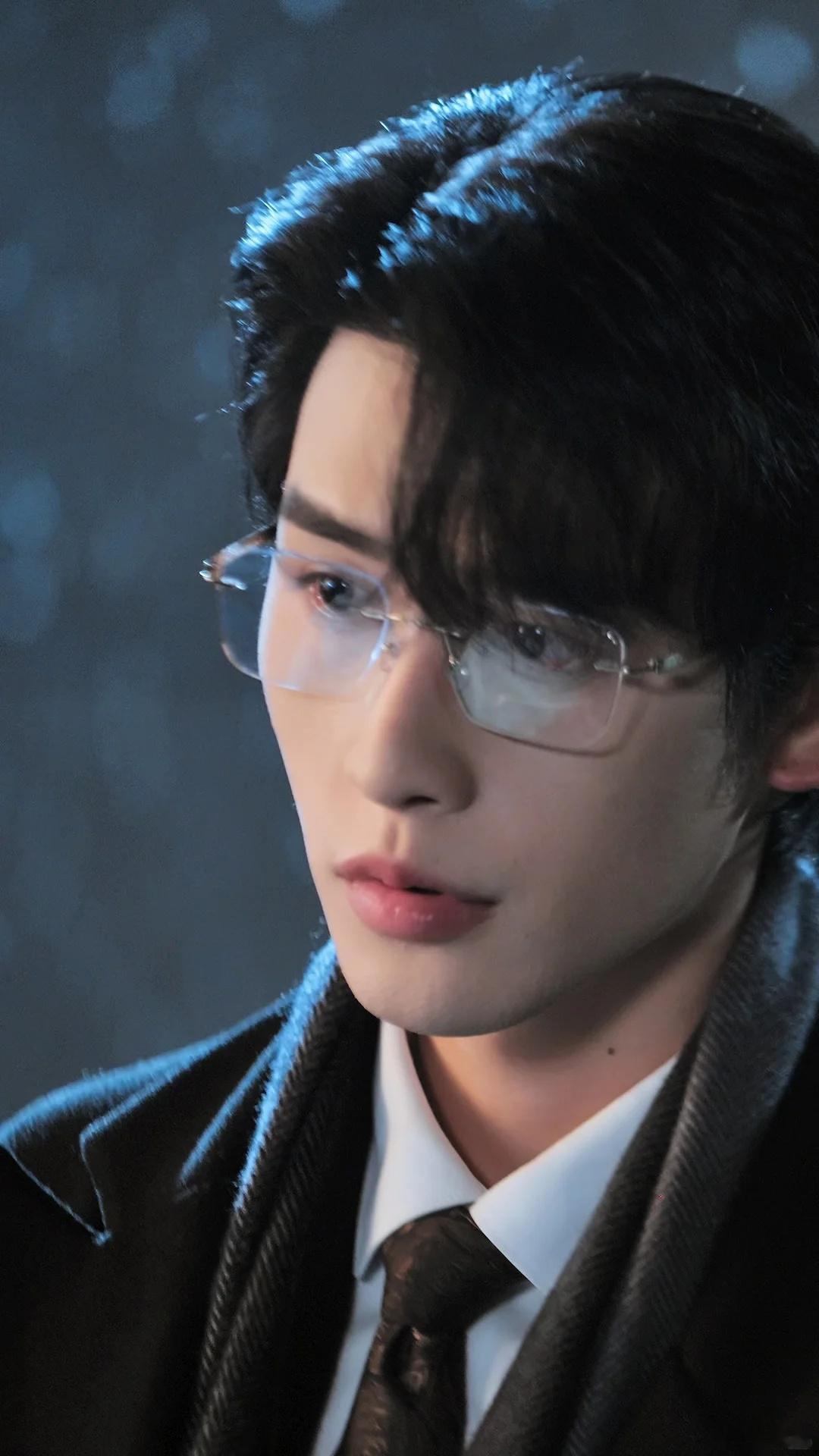 申浩男演霸总没有花大钱的义务 看申浩男如何演绎“抠门霸总”，生意做得风生水起，自