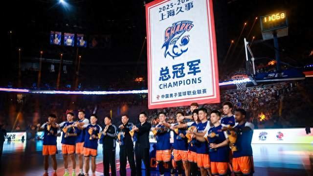 揭幕战狂胜深圳，上海男篮用一场大胜宣告野心