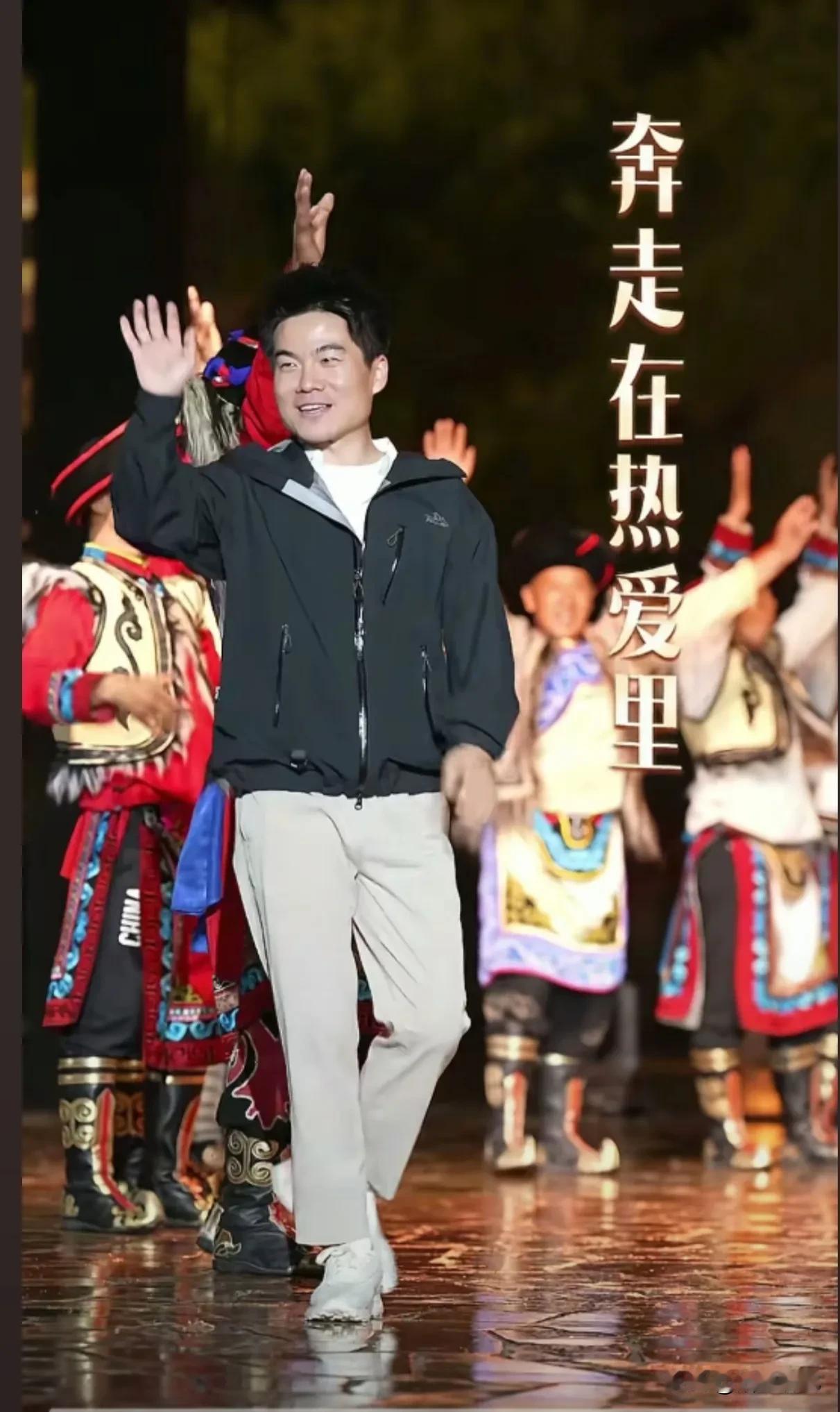 哈哈哈！守口如瓶的董宇辉老师，这一次又是瓶口守住了，瓶底漏了。

昨天朋友们在直