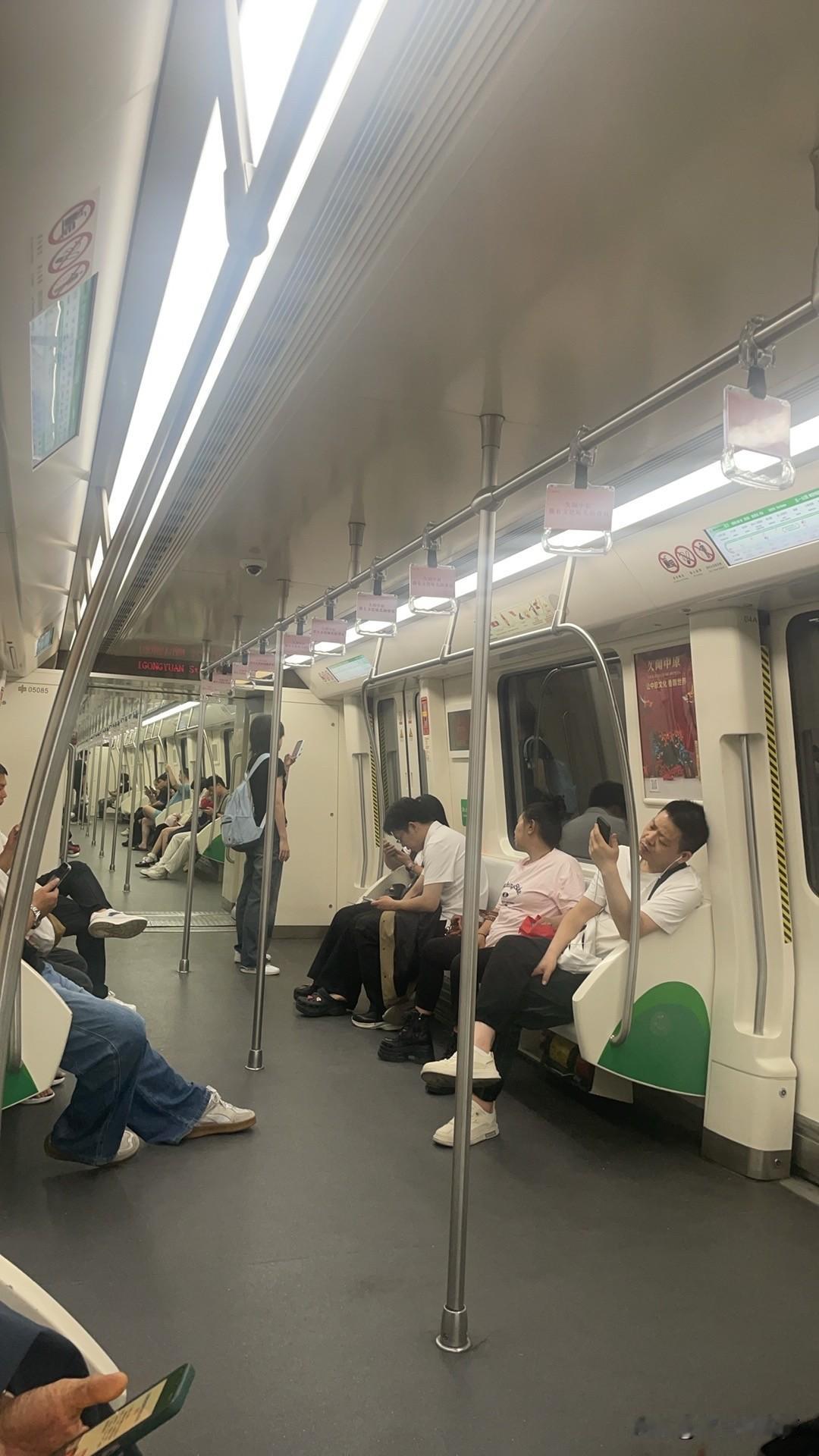 6月19日，刚回到家，忙了一天终于得闲写下今天随笔，可能扰人清梦，却是真心真意分