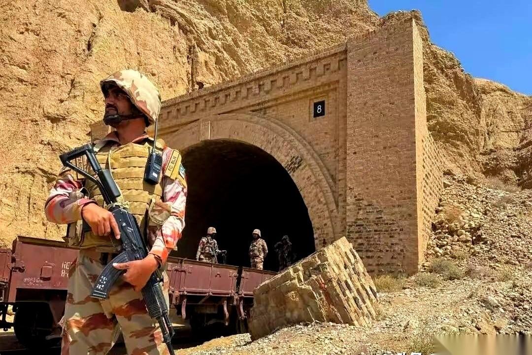 嚯！刚刷到个新闻，巴基斯坦和阿富汗，这两家又打起来了？我天呐，这都什么年代了，还