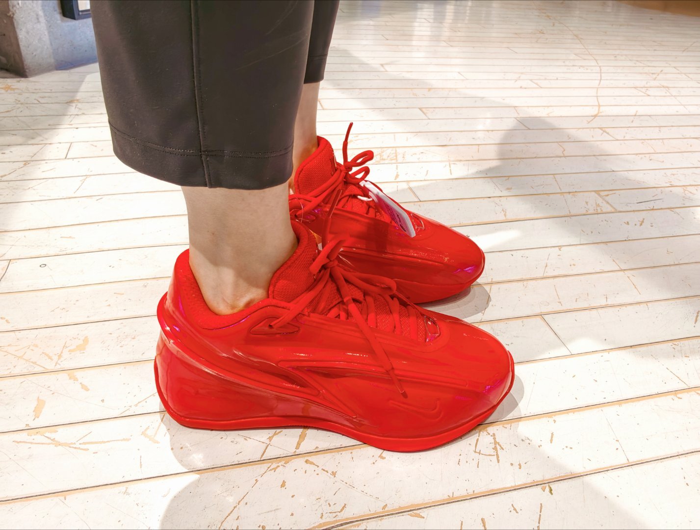 来溜达吗老师KD19 红的太正太fashion了 但是…除了颜色骚气  ……尺码