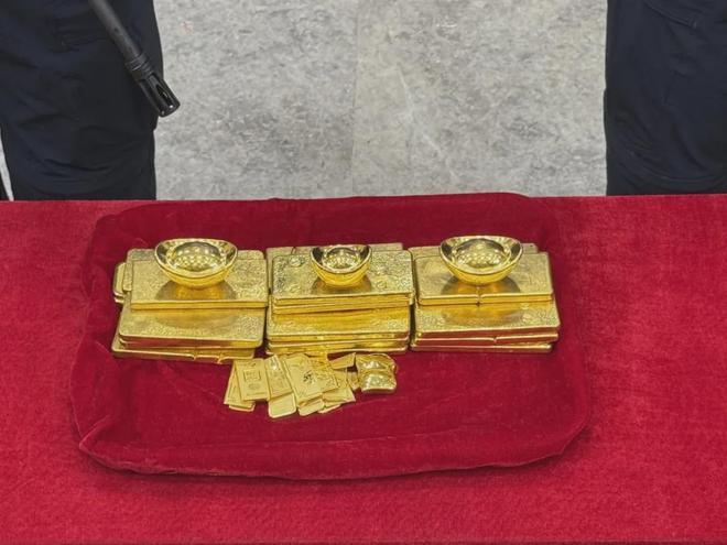 “自作孽不可活！”37岁研究生毕业的童某某，因深陷700万元赌债，受31岁软件经