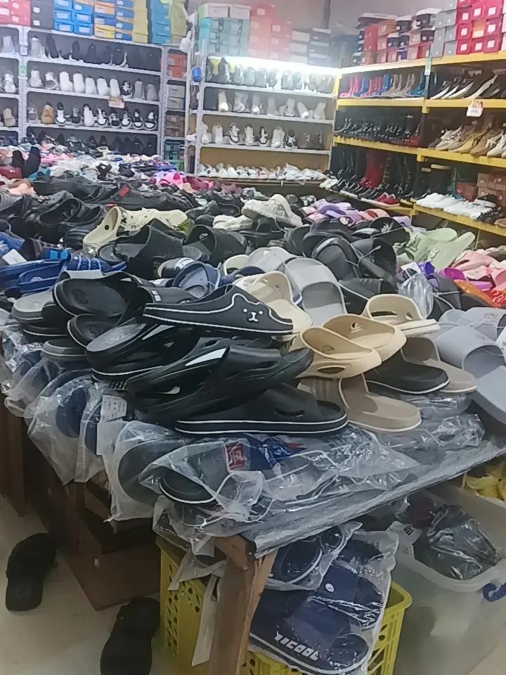 都说实体店生意难做，因为大家总说网上价格便宜。然而，很多人忽略了，如今人们只有在