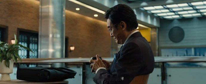 我的暑假兼职是加入跟踪队 梦中情暑期兼职找到了，跟踪队追踪梁家辉等反派团，易容、