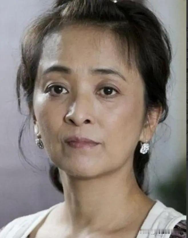 一婚嫁日本人，二婚美国、三婚法国，就是不嫁中国的她，现状如何。
北京姑娘李勤勤这