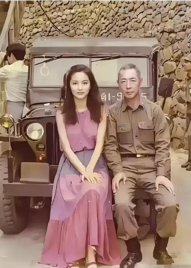 秦汉和青霞姐姐，就是琼瑶小说里面走出来的人物！
   许多人觉得秦汉也就那样，怎