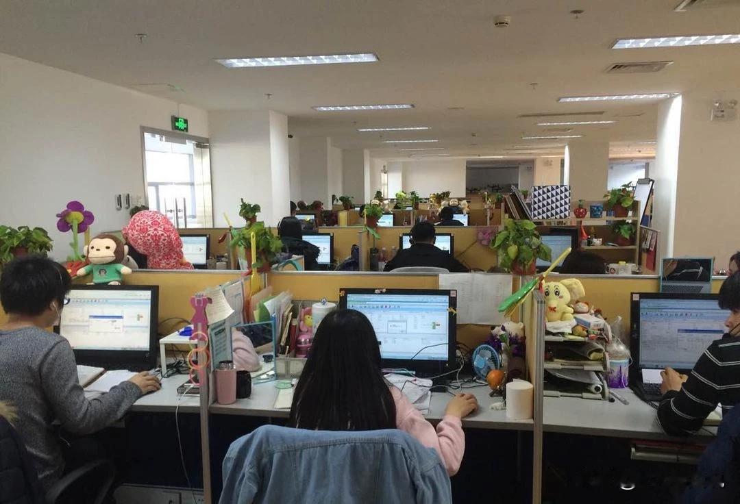 五一后入职还不到一周的78年姐姐要请年假，被员工关系HR驳回后，气冲冲的来到人事