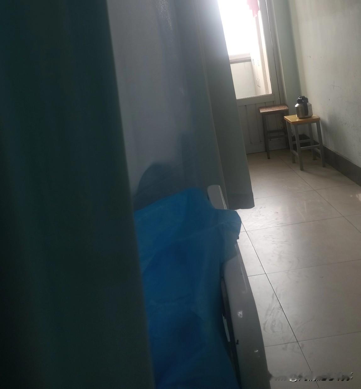 没想到“寡妇年”的威力这么大！第一次住院就是在医院里过除夕……

今年，明年，乃