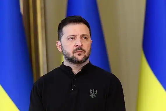 泽连斯基急眼了，趁着老美和普京打电话的功夫，反手就甩出一份制裁名单！
 
3月1