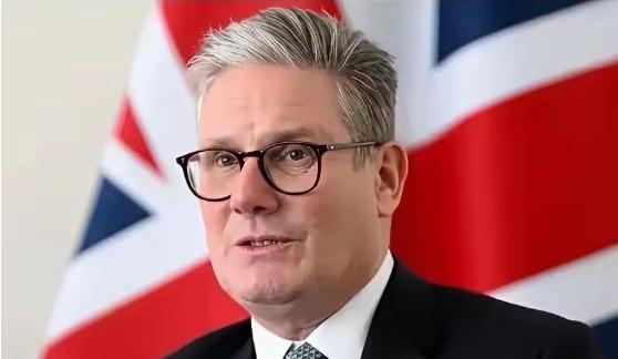 真是小刀拉屁股开眼了！英国首相斯塔默，在离职的最后一个工作日，将中国敬业集团旗下