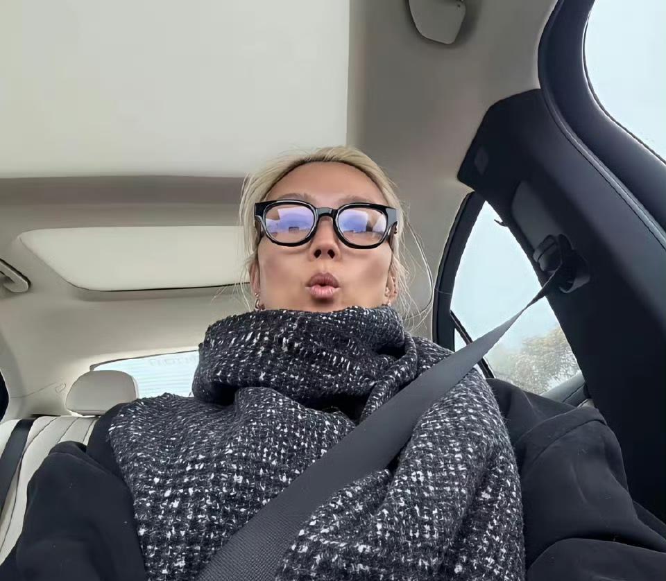 都以为，是《庆余年2》里那个招人恨的贺宗纬让他翻了身。
其实是那个辞了工作、深夜