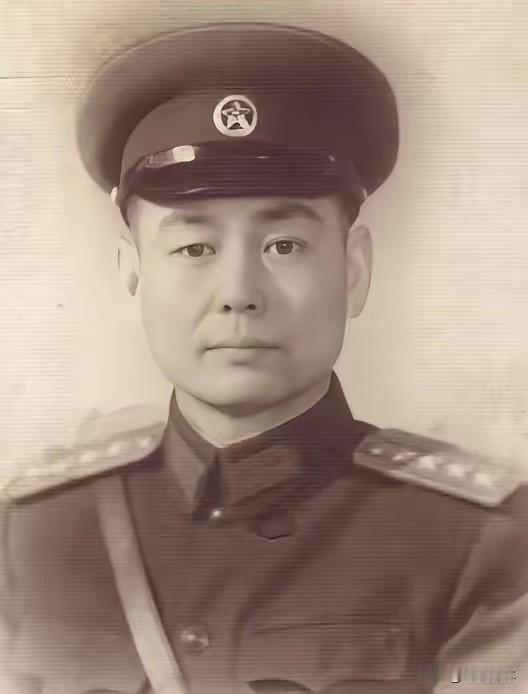 1962年的一天，北京卫戍区某师的办公楼里突然响起一声刺耳的枪声。等警卫冲进去时