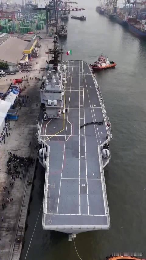前两天，意大利正式将退役的航母加里波第号免费赠送给印度尼西亚了，双方在雅加达举行