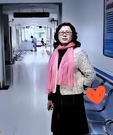 一个62岁的女人，还在为生存挣扎。没有退休金，没有固定工作，没有等来那个“迟到”
