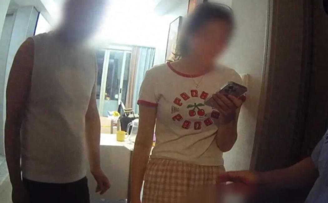 浙江宁波，女子准备出去旅游，在社交平台联系陌生网友协商拼房，400元的房间，她只
