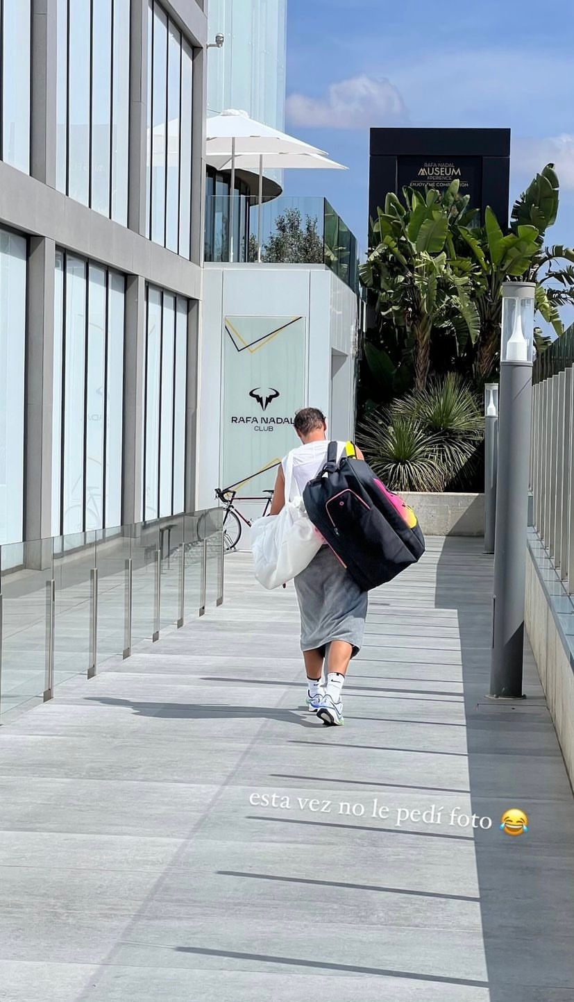 穿条裤子吧二货，在自己家也不能如此“松弛”吧[坏笑][doge]#Vamos R