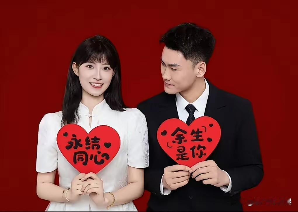 全运会金牌广东前锋一年实现三丰收，广东球迷送上祝福！

王睿泽   1995年出