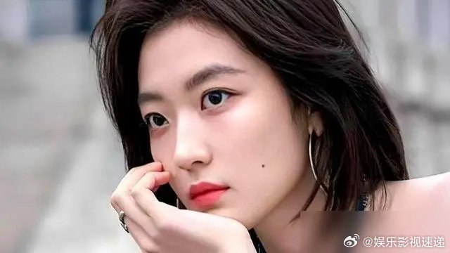 孙千又被骂上热搜，就因为她在片场让替身站那测光，自己没杵在镜头前挨晒。 替身测光