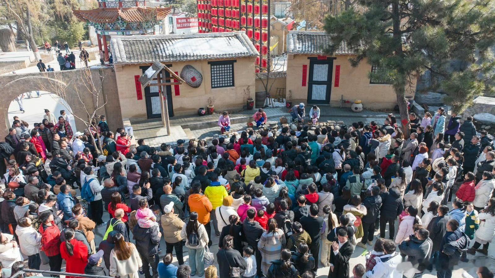 这个景区报销高速费还送水杯专门冲着非遗打铁花奔赴司徒小镇，本来只期待视觉盛宴，没