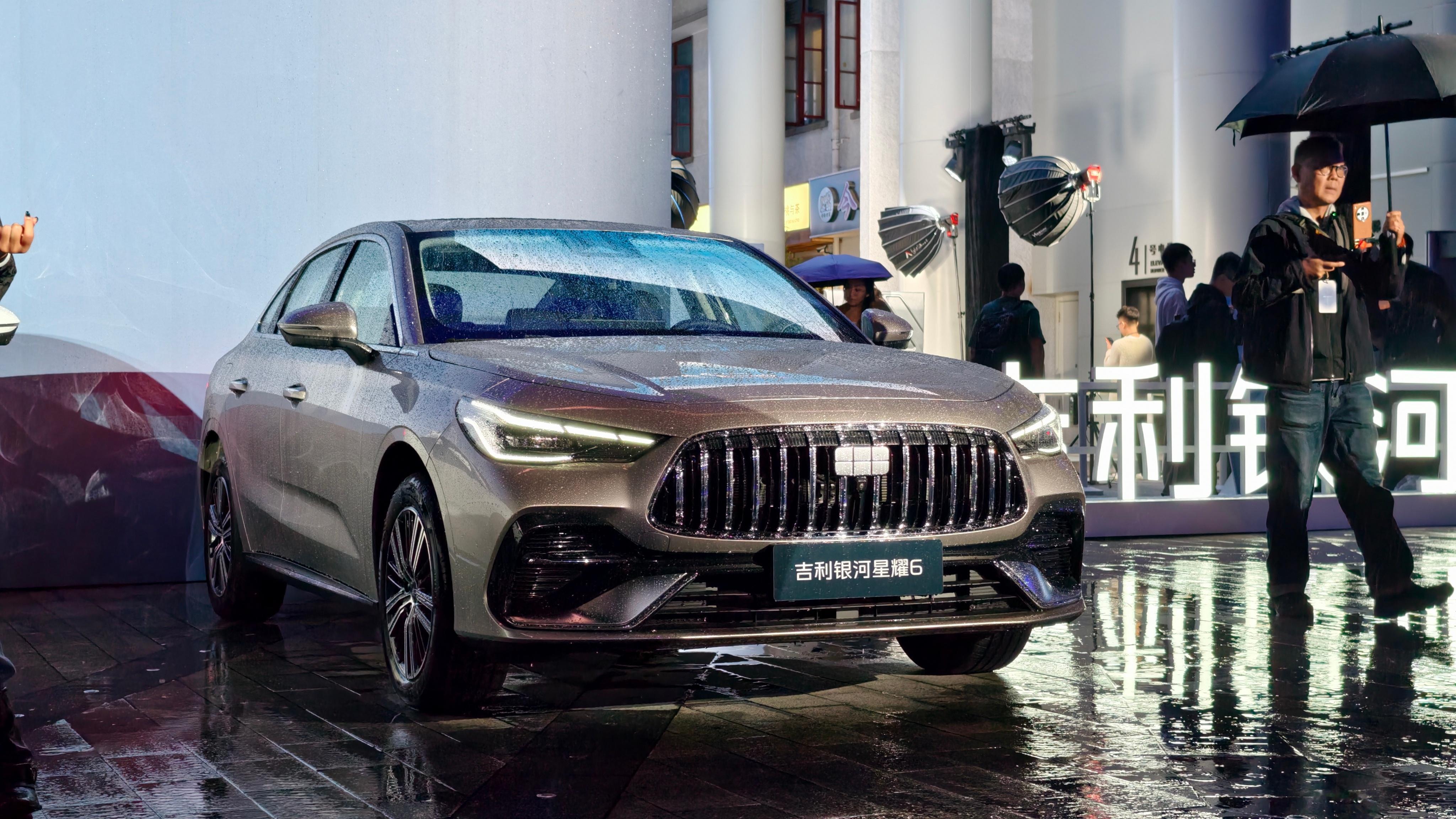 吉利银河星耀6来了，6.88万~9.98万的价格，再一次在这个级别里展现了诚意。