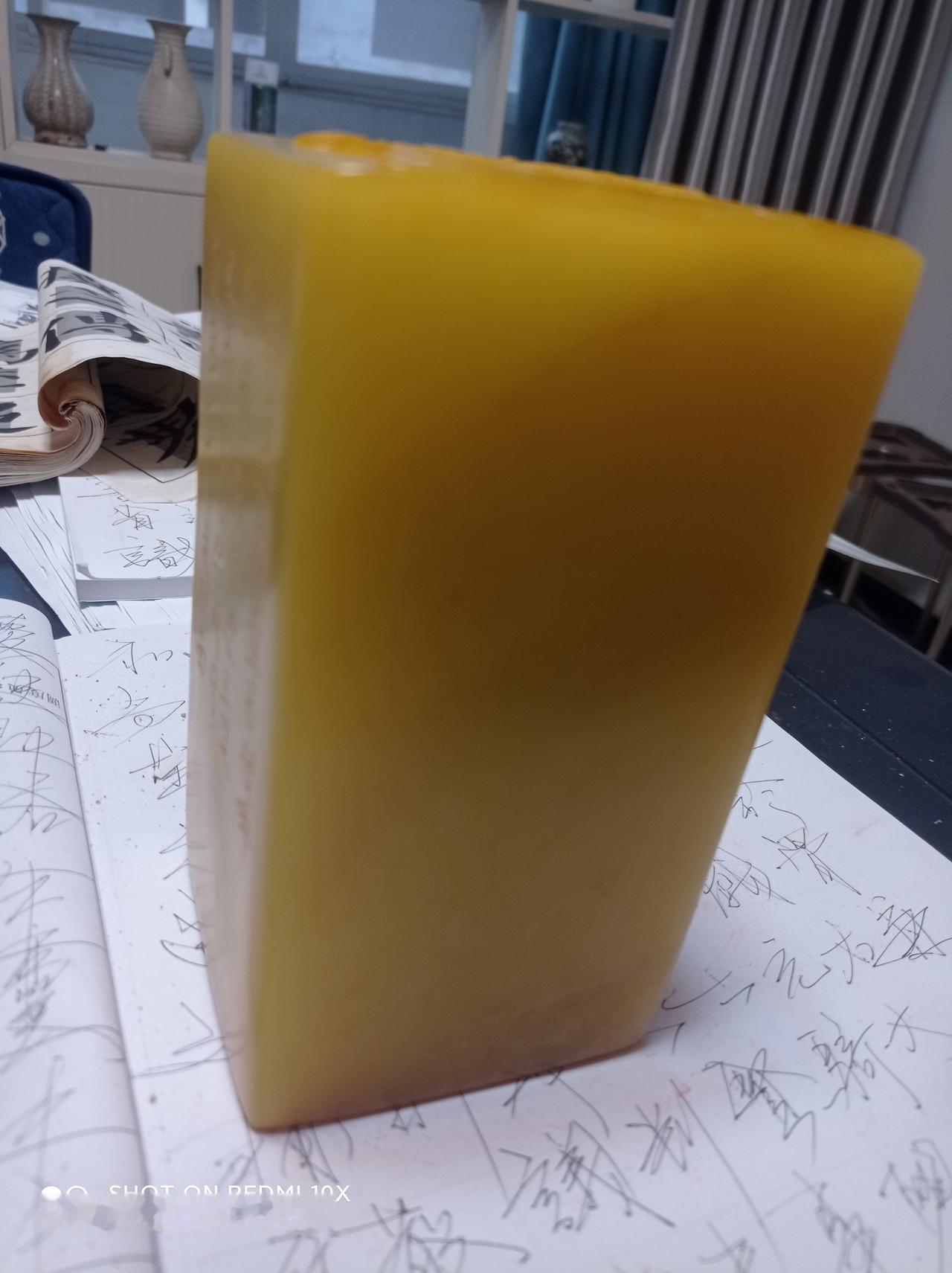 寿山最美石欣赏！
这巨大体量，四四方方，无裂无杂！艳美的质色！叹天公如此造物真天